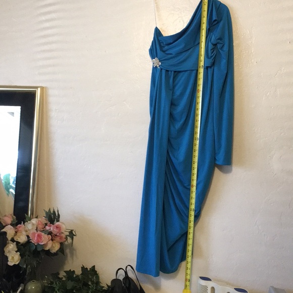 Astro One sleeve Ruching with Bandeau Bodice Dress - Picture 5 of 8